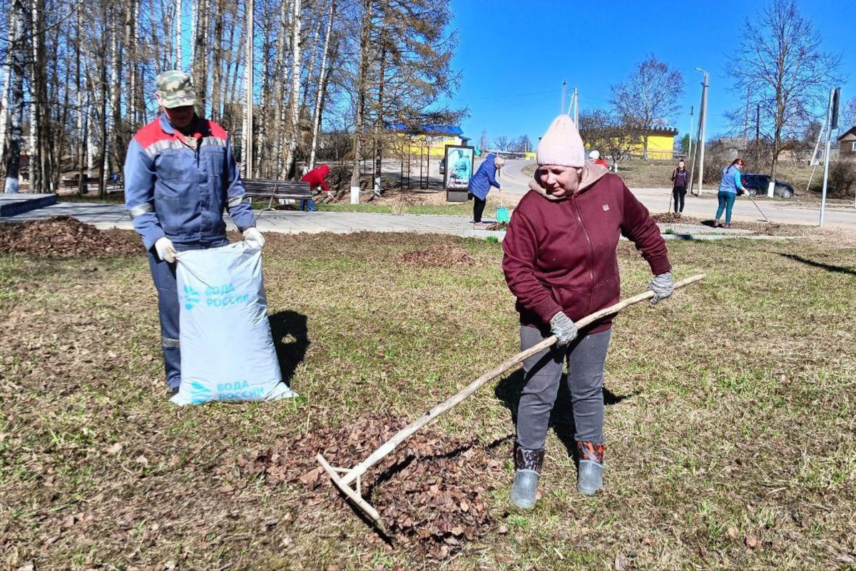 В Тверской области жители участвуют в субботниках акции Зелёная Весна