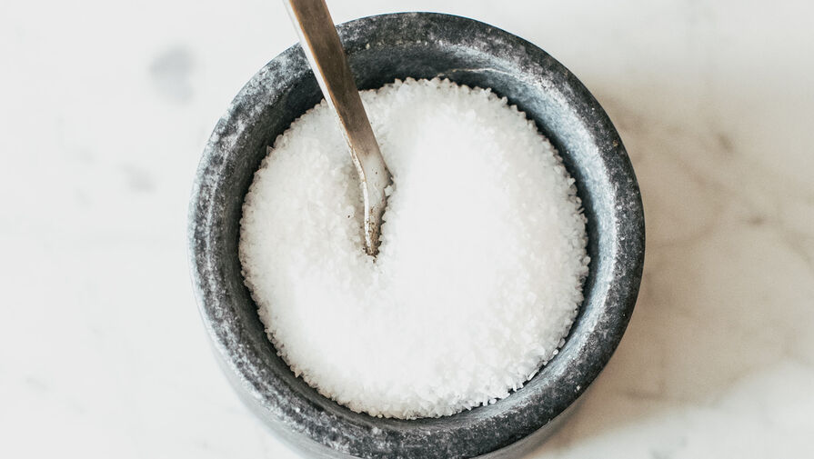 Злоупотребление солью повышает риск развития рака желудка, установили ученые