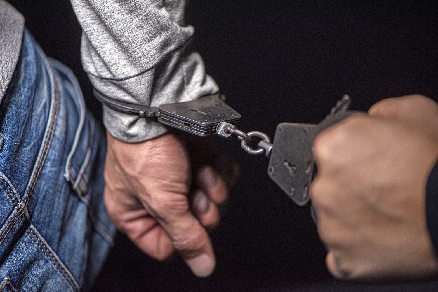 В Сегеже мужчина арестован за выстрел из пневматики в подростка