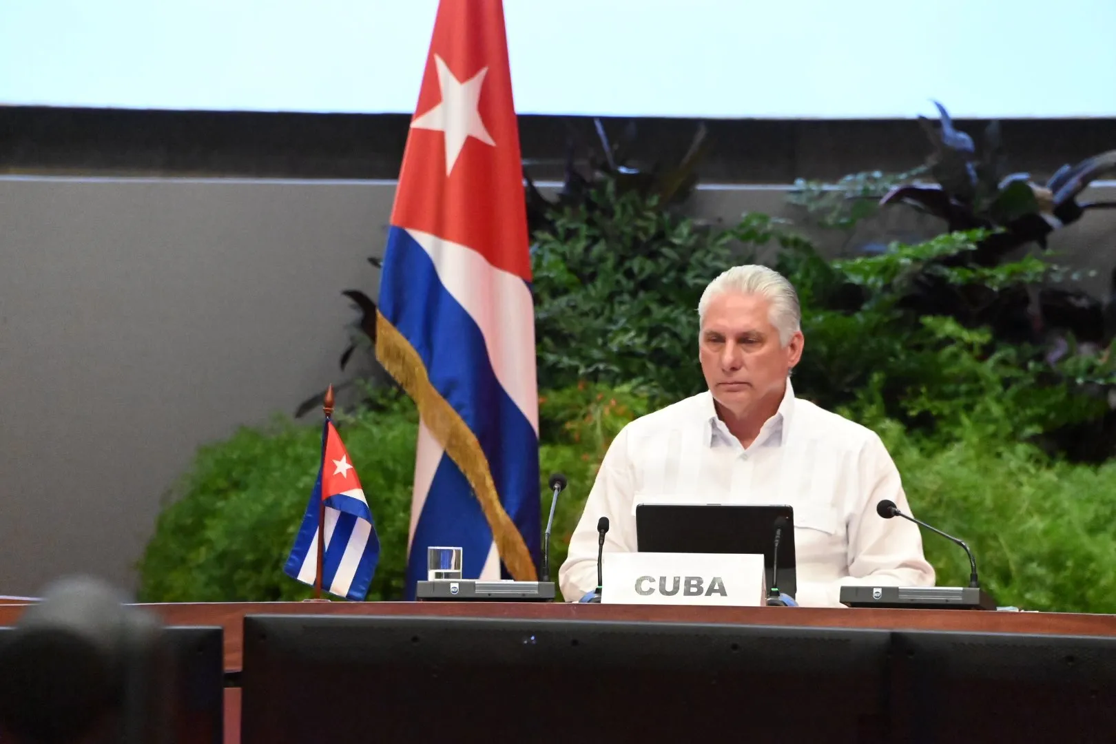 Президент Кубы Бермудес сообщил, что начинает рабочий визит в Россию